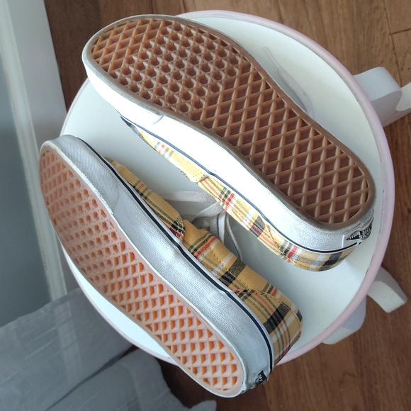 Vans - Picture 5 of 6